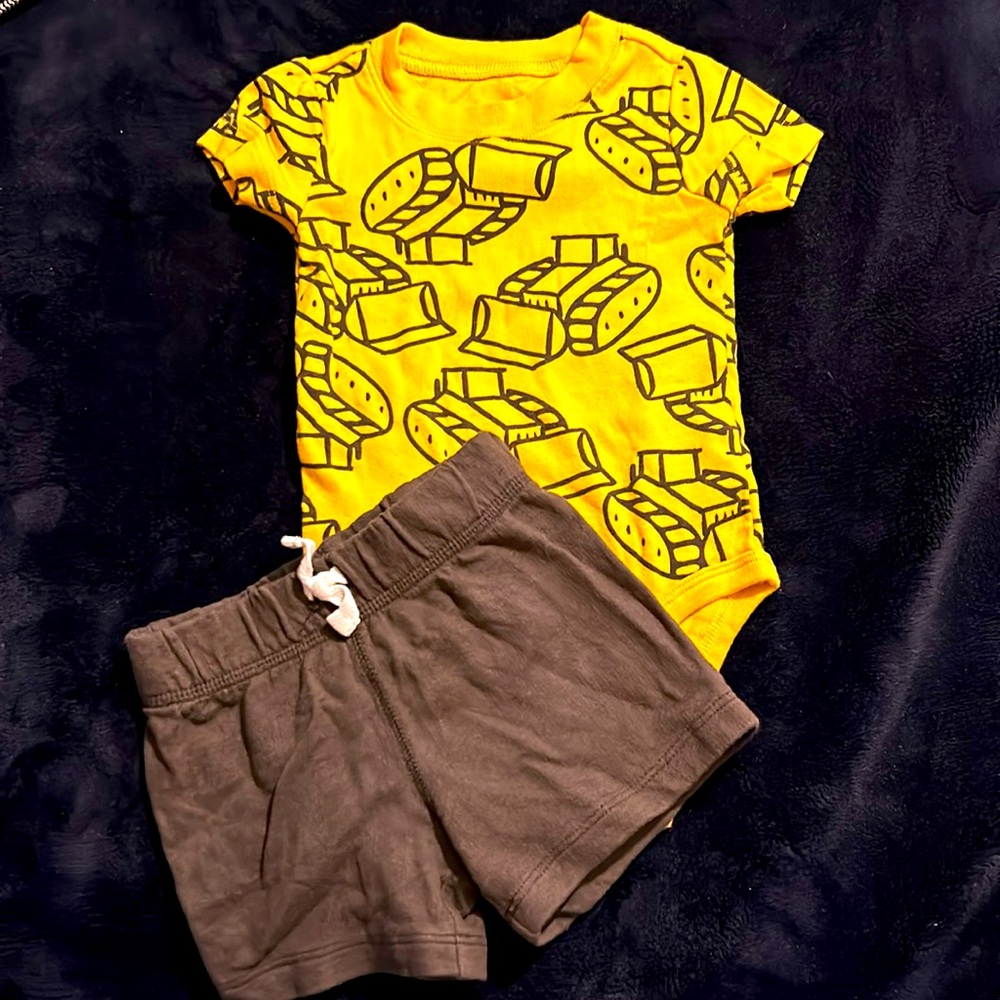 Boys set- perfect for summer time. Lightly worn, kept in great condition